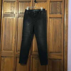 Gloria Vanderbilt black jeans